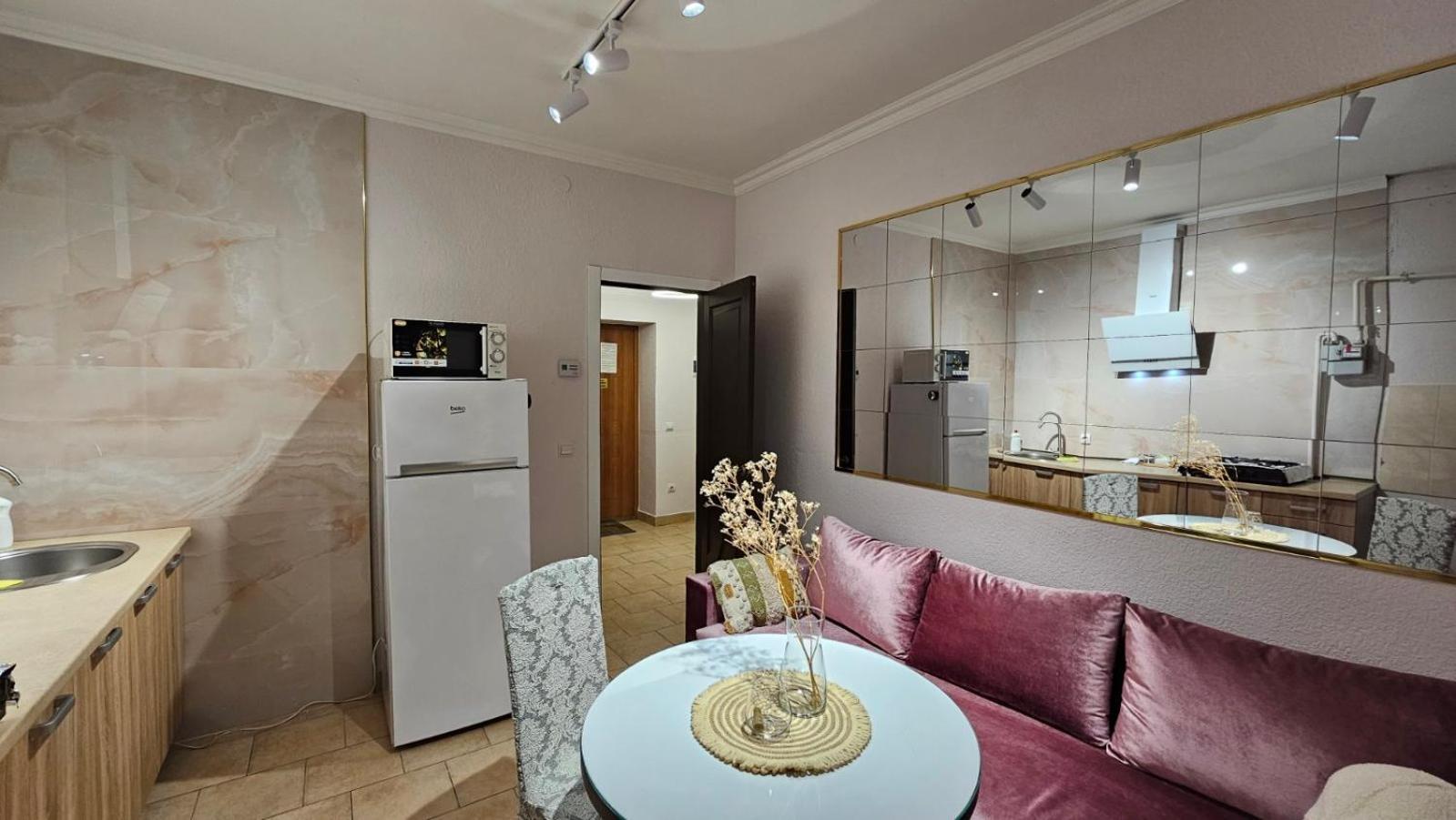 Soft Pink Apartment ムカチェヴォ エクステリア 写真