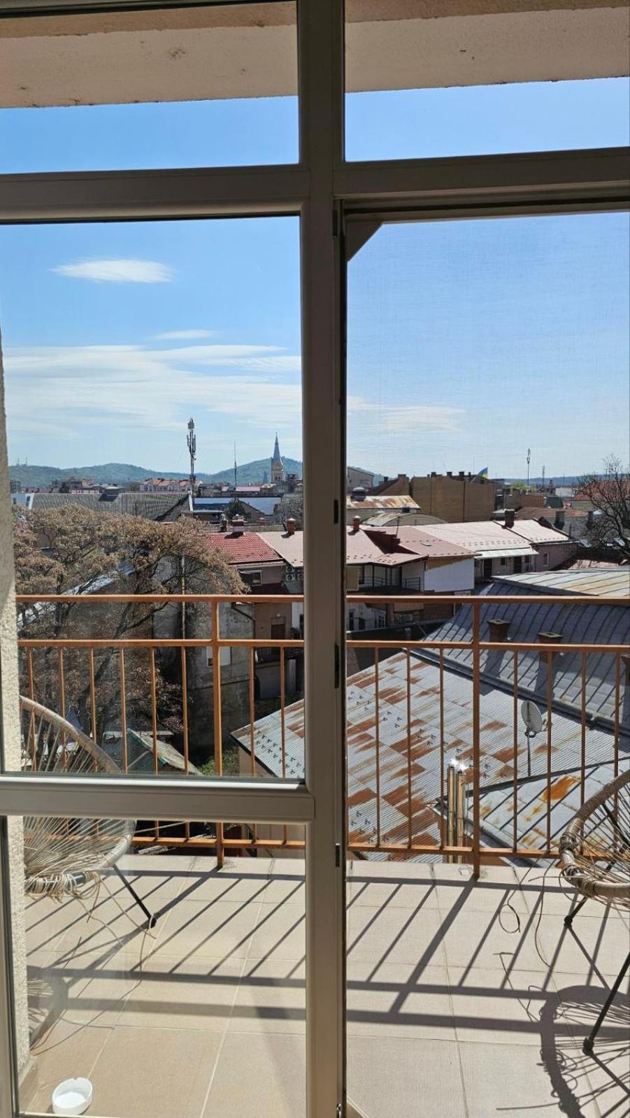 Soft Pink Apartment ムカチェヴォ エクステリア 写真