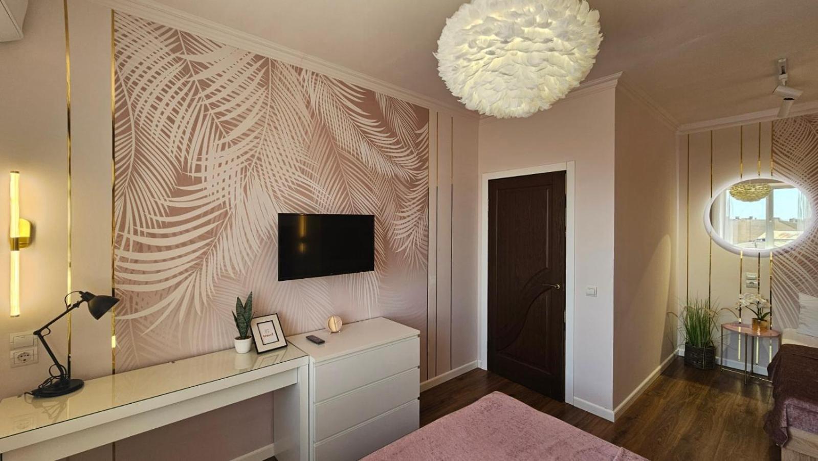 Soft Pink Apartment ムカチェヴォ エクステリア 写真
