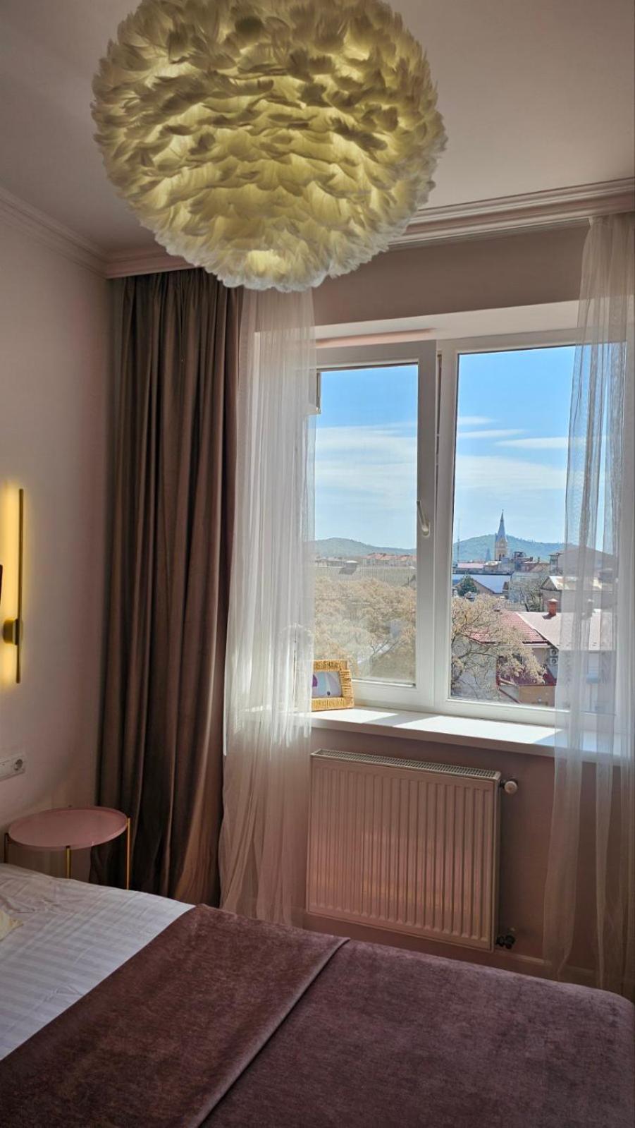 Soft Pink Apartment ムカチェヴォ エクステリア 写真